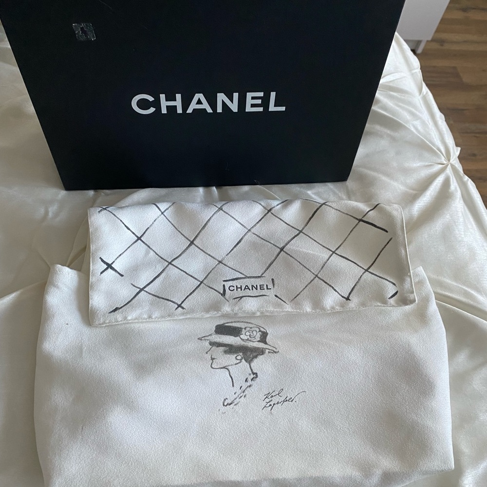 100%authentic chanel duster and box
